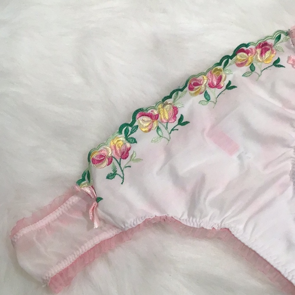 Large blush thong